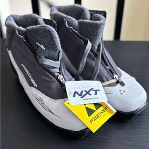 NEW Size 9 (EU 40) Women’s Fischer Gray and Black Cross Country Ski Boots